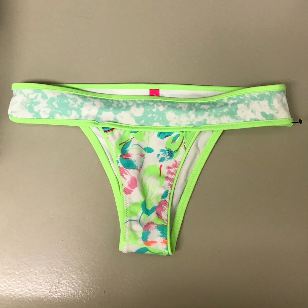 BNWOT VS Bikini bottom
